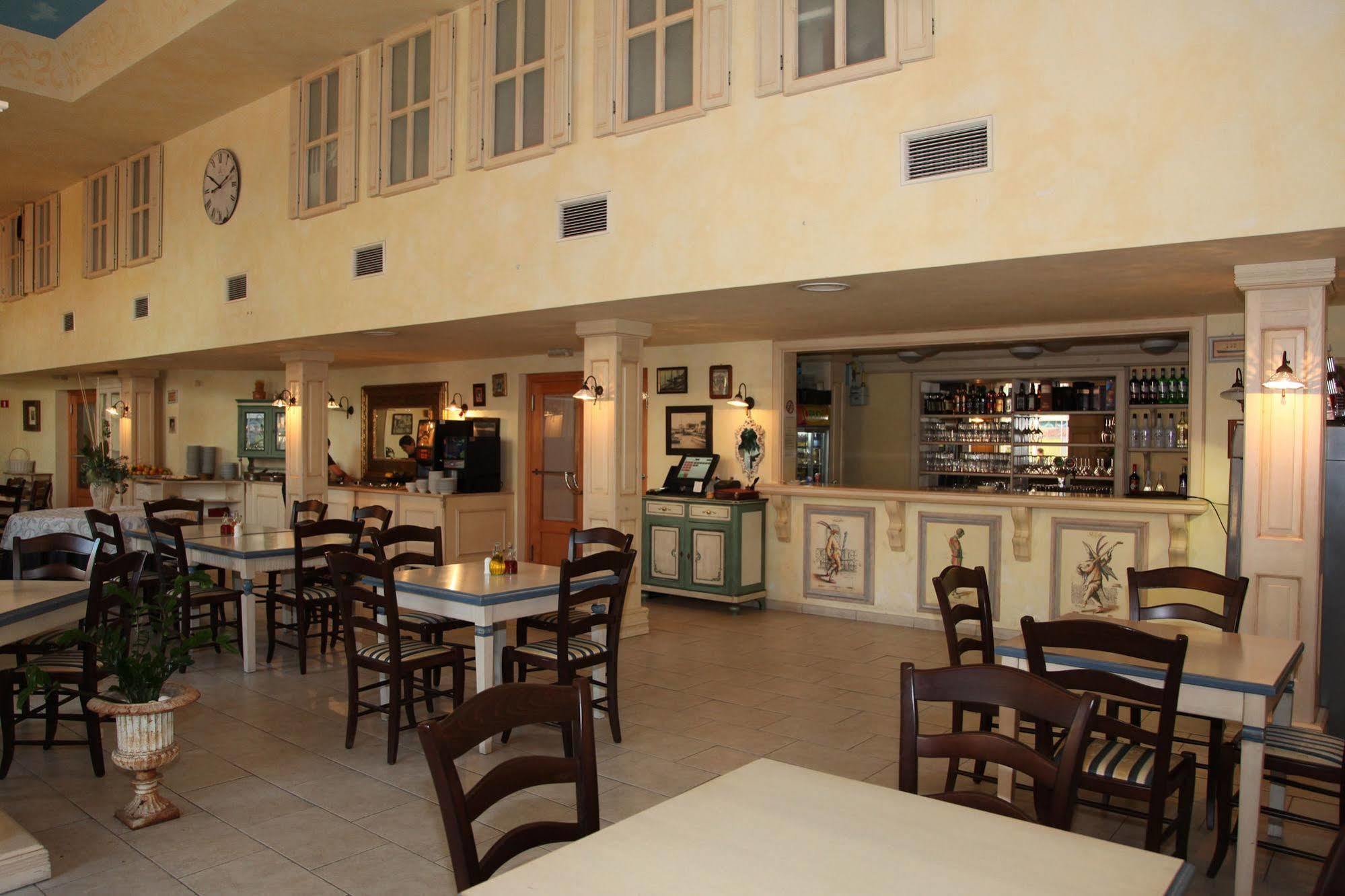 Hotel Grand Koper Luaran gambar