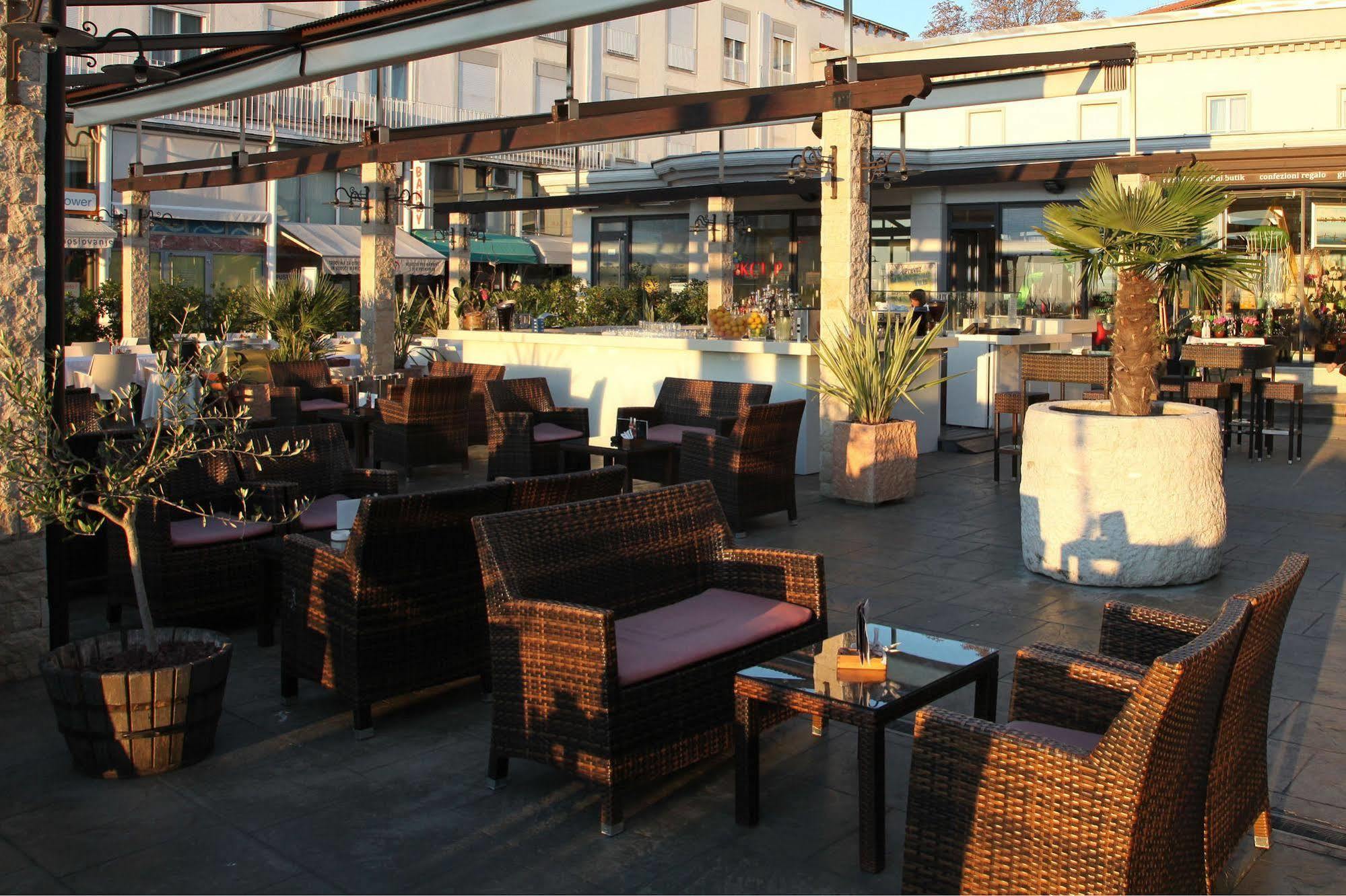 Hotel Grand Koper Luaran gambar